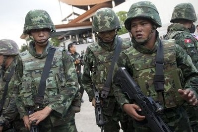 Thaïlande: l’armée dissout le Sénat 